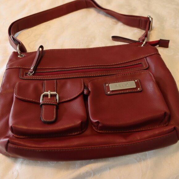 EUC Relic Purse Red All Man Made Materials Shoulder or Crossbody - Picture 1 of 16